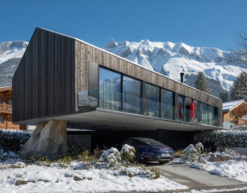 SILENT RIDGE HOUSE