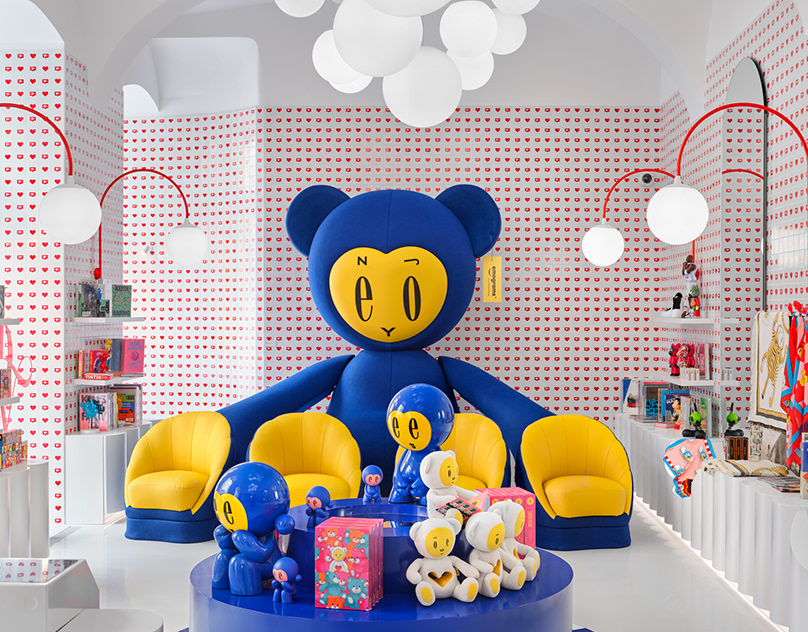 POP&ROLL ART TOILET / ART SHOP / ART GALLERY